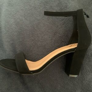 Chic Black Block Heel Sandals with Ankle Strap